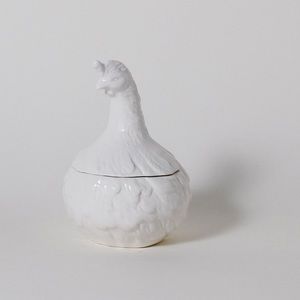 IMM Living Quail Feathered Nest Container White